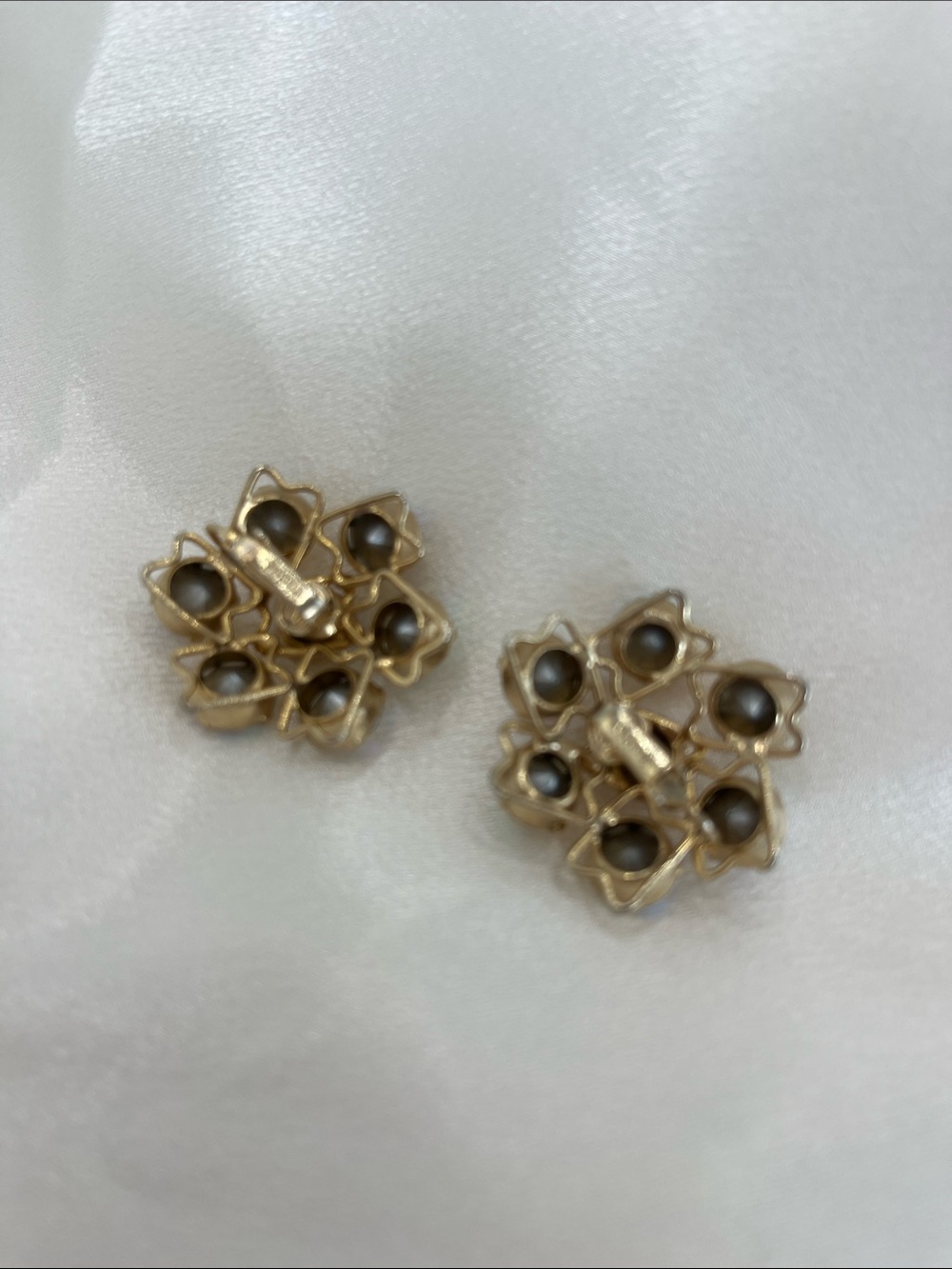 Vogue signed Crystal/AB Cluster- Intricate Gold Toned setting - Picture 3 of 5